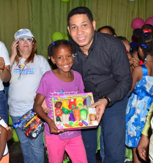 La ONDA y Fundespal entregan juguetes a niños pobres de varios puntos del país