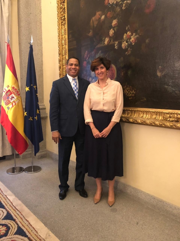 Director de la ONDA se reúne con directora de Industrias Creativas y del Libro de España