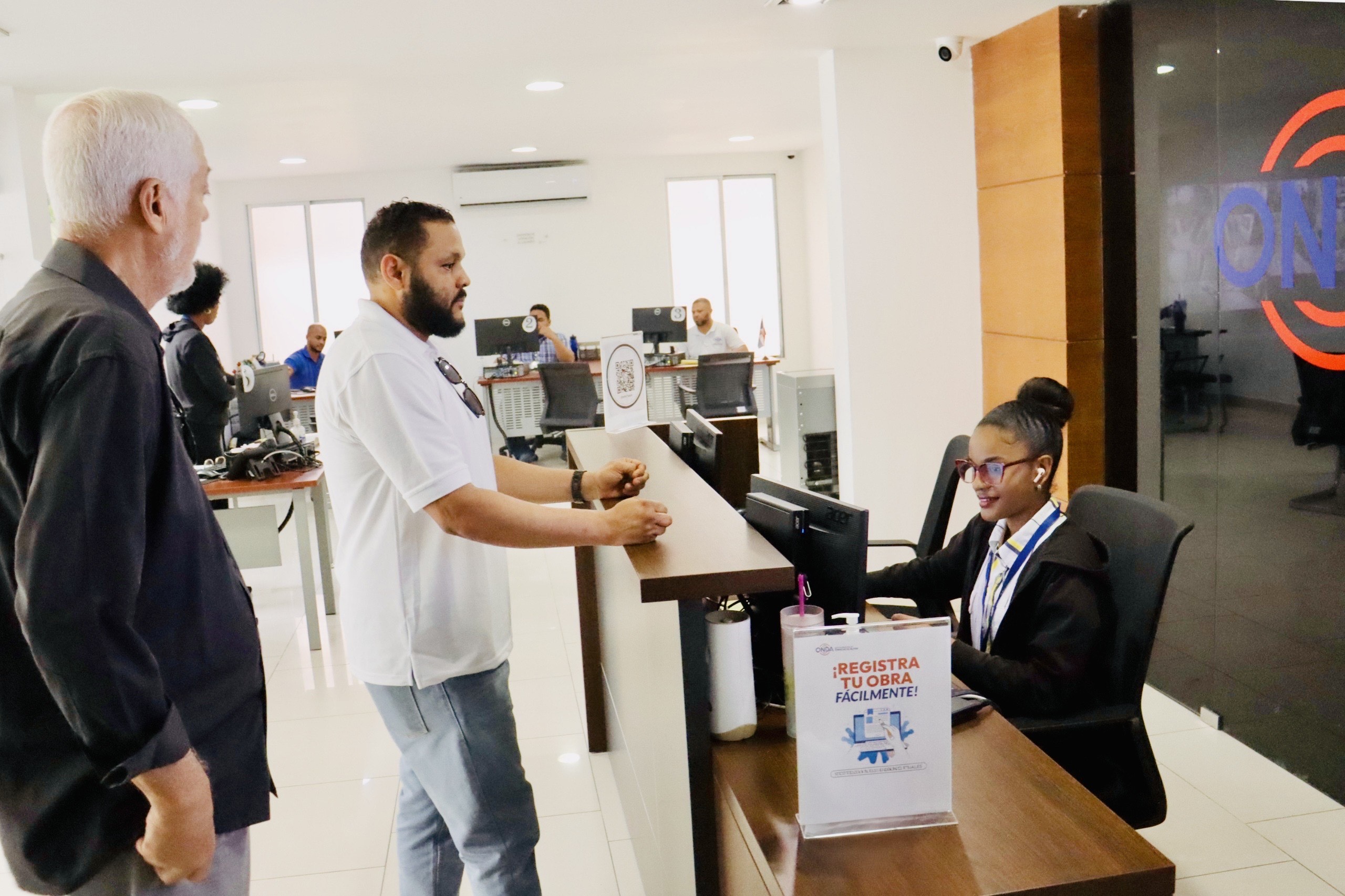 clientes en recepcion