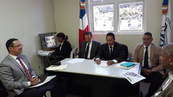 Abogados de la ONDA audiencia por impasse entre el merenguero Sergio Vargas y compositora