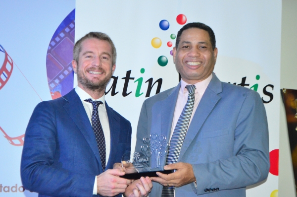 Director de la ONDA fue galardonado con el premio “Latin Artis 2018”