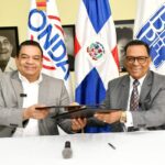 Directores de BNPHU y ONDA firman acuerdo para beneficiar a los escritores