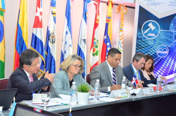 Directores de derecho de autor de AL discuten marco legal de la industria creativa en la era digital