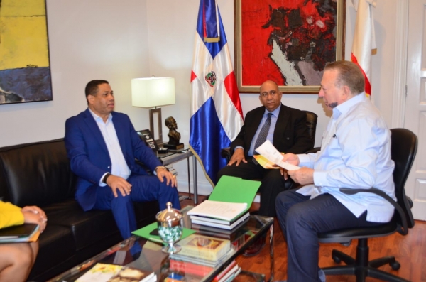 El director de la ONDA coordina con ministro de Cultura montaje de dos eventos internacionales