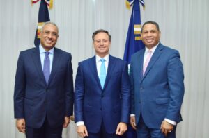 El procurador general de la República recibe información sobre los programas de la Academia de la OMPI