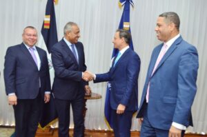 El procurador general de la República recibe información sobre los programas de la Academia de la OMPI