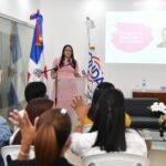 Elaine-Acevedo-expone-en-el-acto-de-la-ONDA.