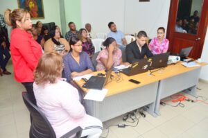 Empleados de la ONDA se preparan para ofrecer servicios en línea a los autores