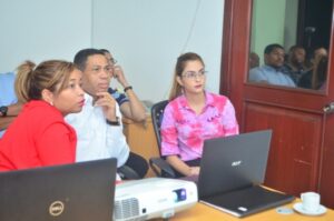 Empleados de la ONDA se preparan para ofrecer servicios en línea a los autores