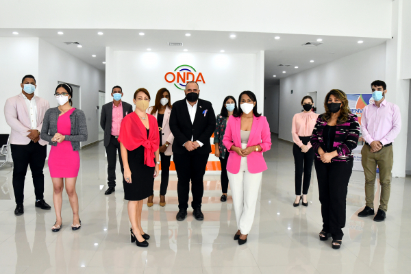 Empleados de la ONDA se unen a campaña de sensibilización contra el cáncer de mama