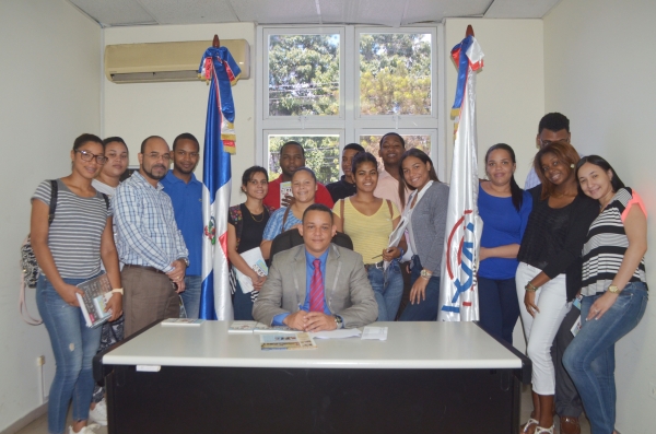 Estudiantes de Derecho de UTESA reciben orientaciones sobre el funcionamiento de la ONDA