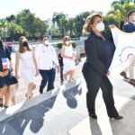 Onda deposita ofrenda floral en conmemoración del 177 aniversario de la Independencia Nacional