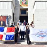 Onda deposita ofrenda floral en conmemoración del 177 aniversario de la Independencia Nacional