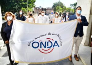 Onda deposita ofrenda floral en conmemoración del 177 aniversario de la Independencia Nacional