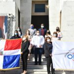 Onda deposita ofrenda floral en conmemoración del 177 aniversario de la Independencia Nacional
