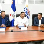 Integrantes-de-la-mesa-del-acto-de-firma-del-convenio-ONDA-y-el-ITLA