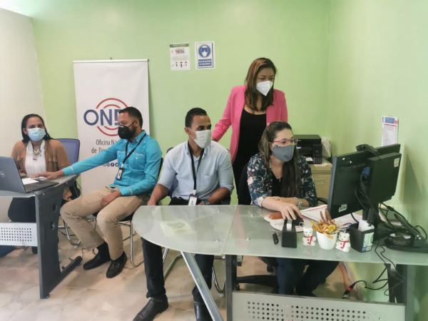 La ONDA imparte taller sobre servicios en línea a empleados de la Regional Norte, en Santiago