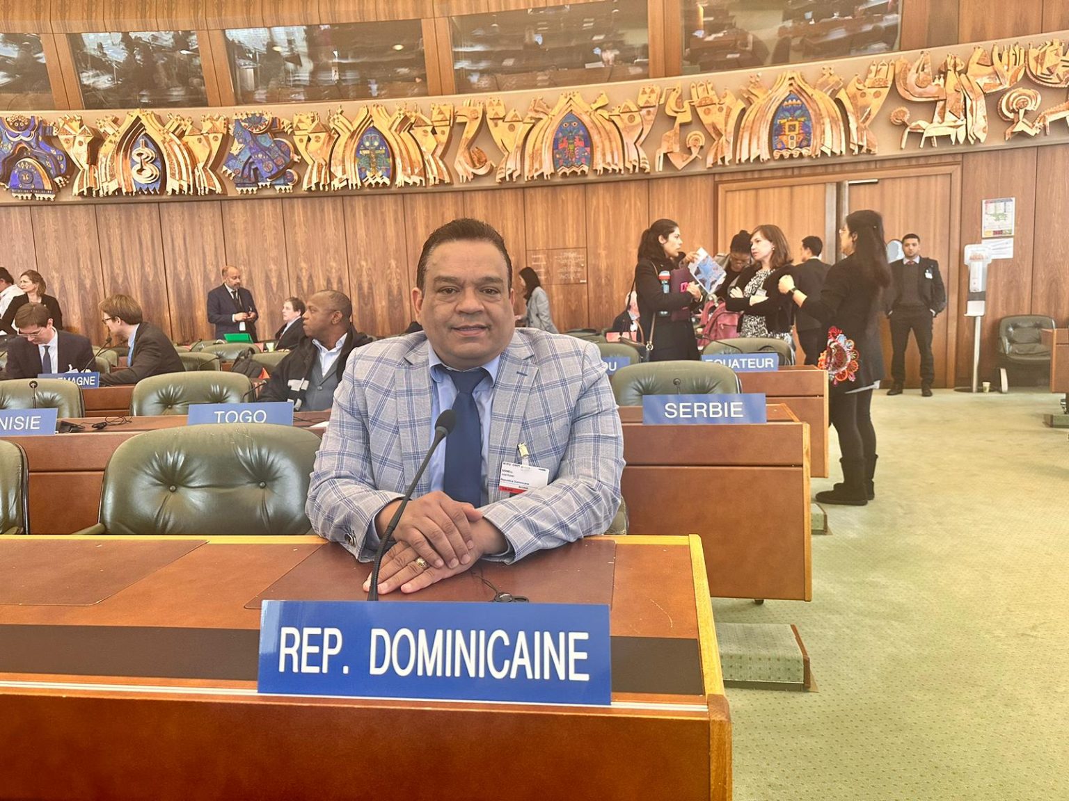 Licenciado-Jose-Ruben-Gonell-Cosme-director-general-de-la-Oficina-Nacional-de-Derecho-de-Autor-participa-en-la-reunion-de-la-OMPI-en-Ginebra-1536x1152