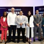 El director de la ONDA, José Ruben Gonell Cosme, junto a los expertos que expusieron en el seminario sobre Piratería Digital.