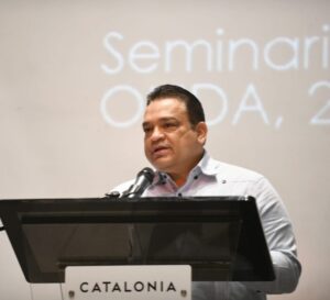 Expertos dicen auge de la piratería es preocupante en República Dominicana - Gobierno y empresas de telecomunicaciones pierden US$400 millones al año