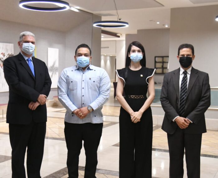 Expertos dicen auge de la piratería es preocupante en República Dominicana - Gobierno y empresas de telecomunicaciones pierden US$400 millones al año