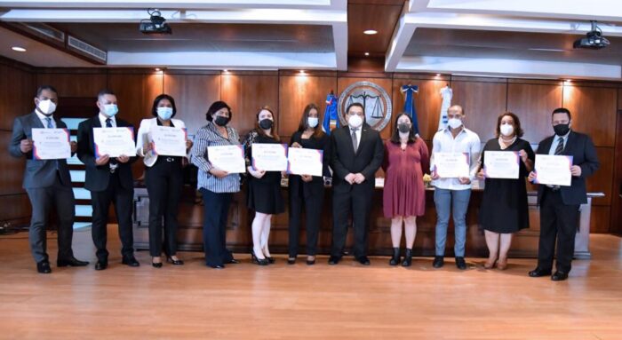 PGR y ONDA clausuran primer curso para fiscales en materia de propiedad intelectual