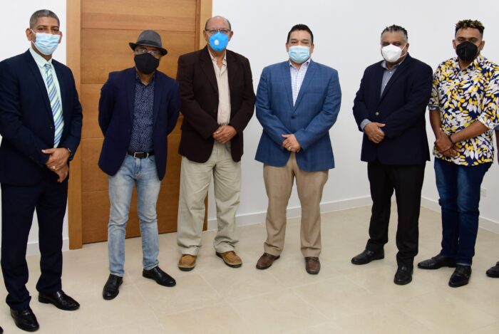 La Onda rinde homenaje a merengueros en el Día Nacional del Merengue