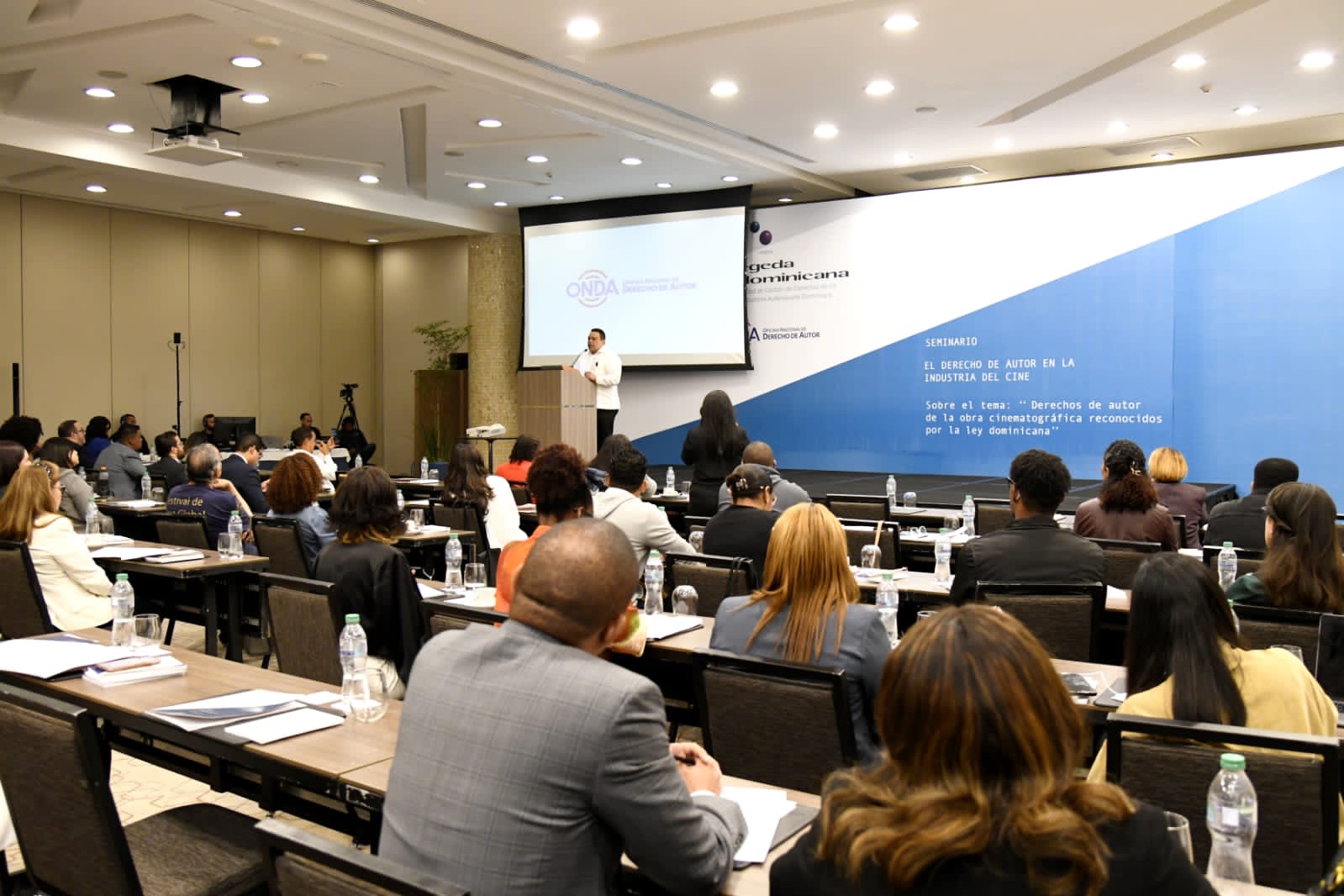 Vista-de-los-participantes-en-el-seminario-sobre-derecho-de-autor-en-el-cine