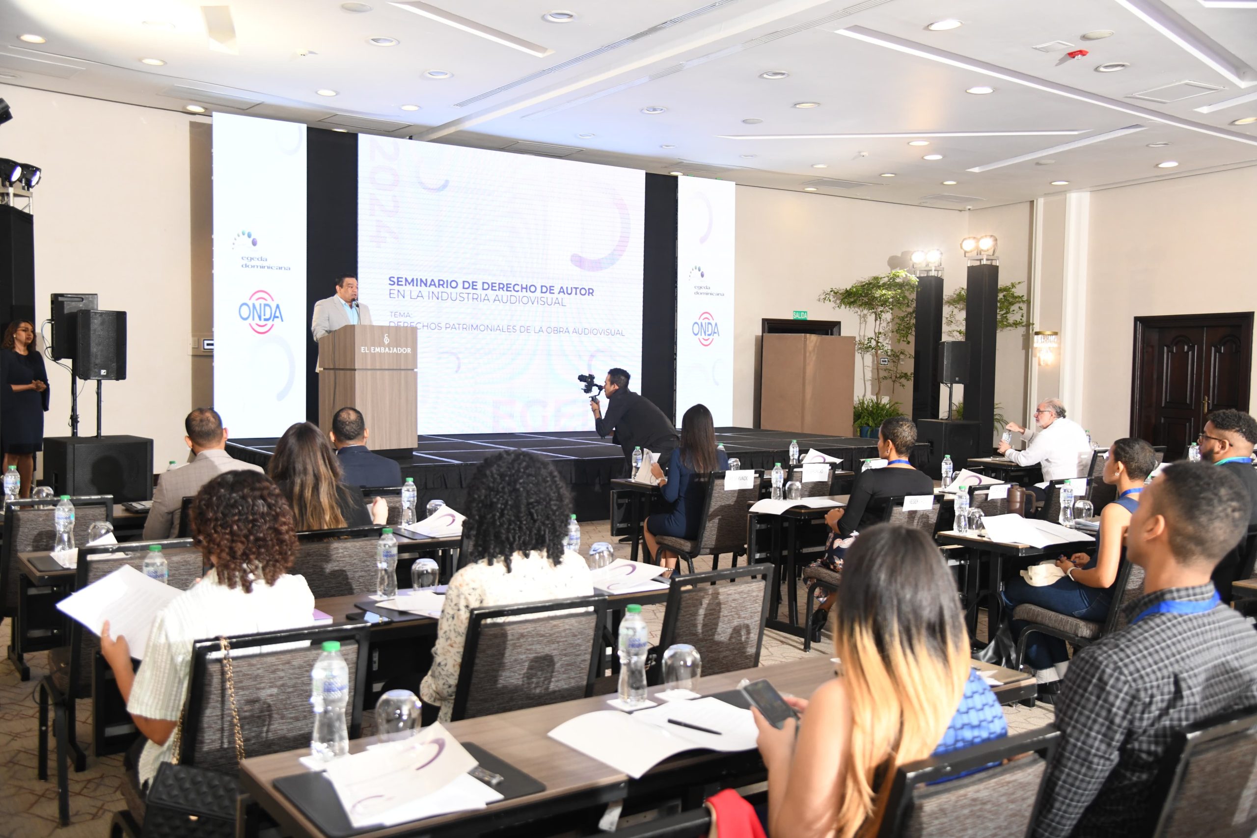 Vista-de-los-participantes-en-el-seminario-sobre-derecho-de-autor