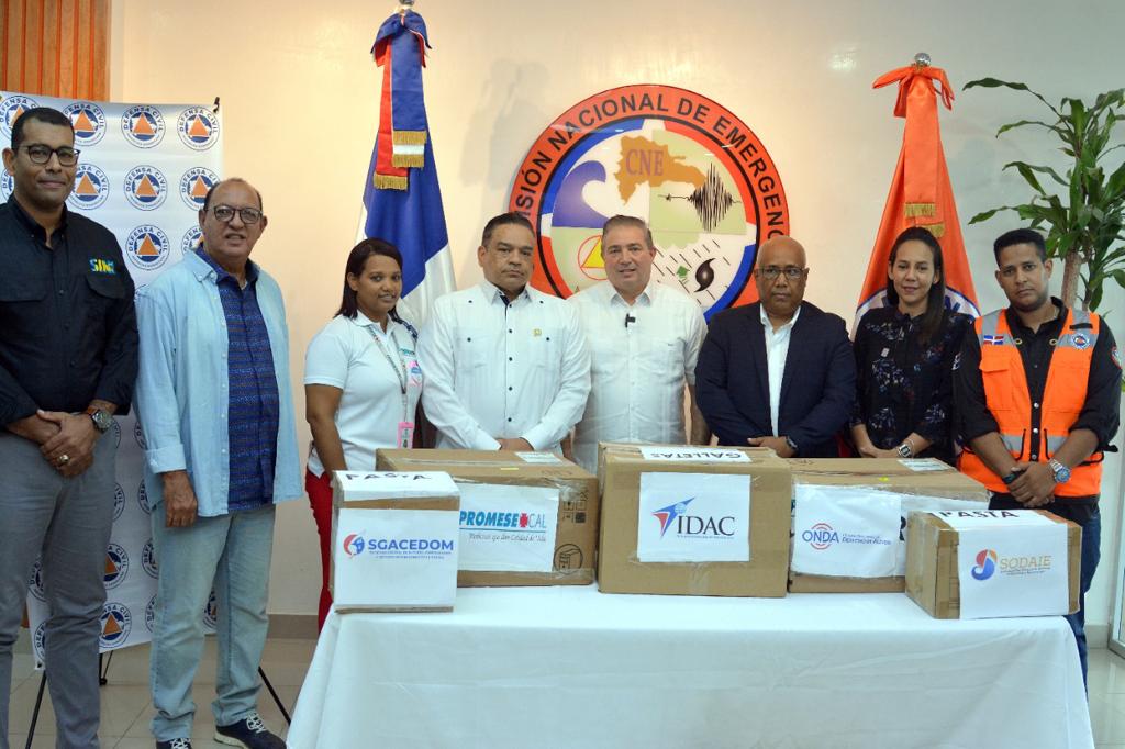 La ONDA junto a otras instituciones entregan ayuda para afectados del huracán Fiona