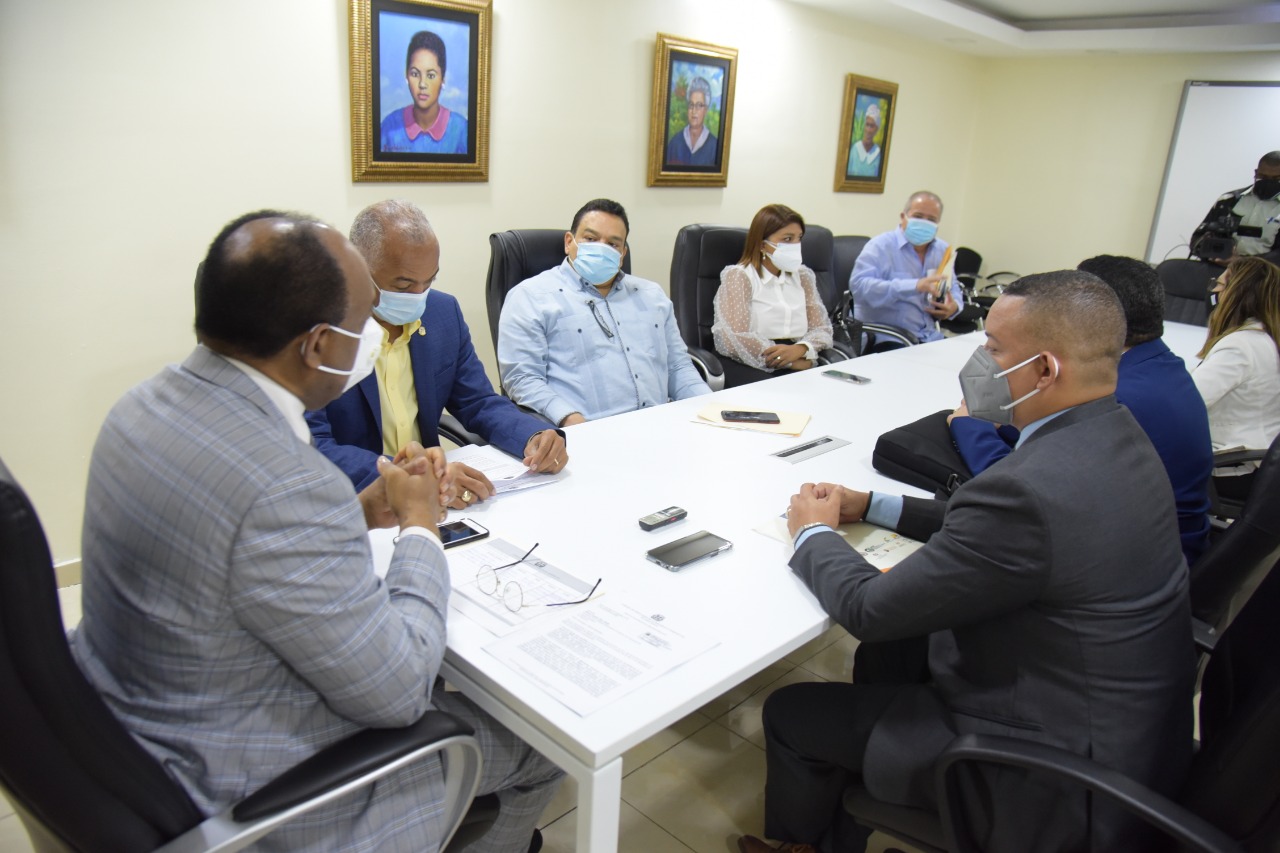 Director de la ONDA se reúne con comisión de diputados; tratan sobre el proyecto que modificaría la Ley 65-00, sobre Derecho de Autor