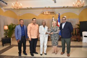 Decenas de personas asisten al conversatorio sobre derecho de autor en San Juan de la Maguana