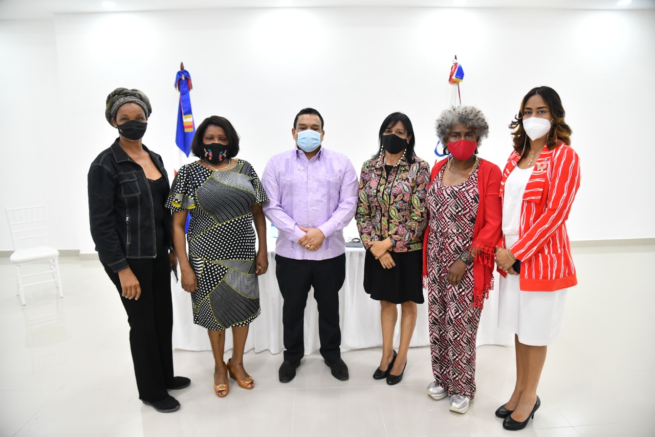 Director de Onda propone a los artesanos organizarse y crear una sociedad de gestión para que reciban beneficios por sus obras