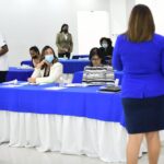 Onda ofrece seminario a artesanos del país; Gonell Cosme les recomienda organizarse y conocer el derecho de autor