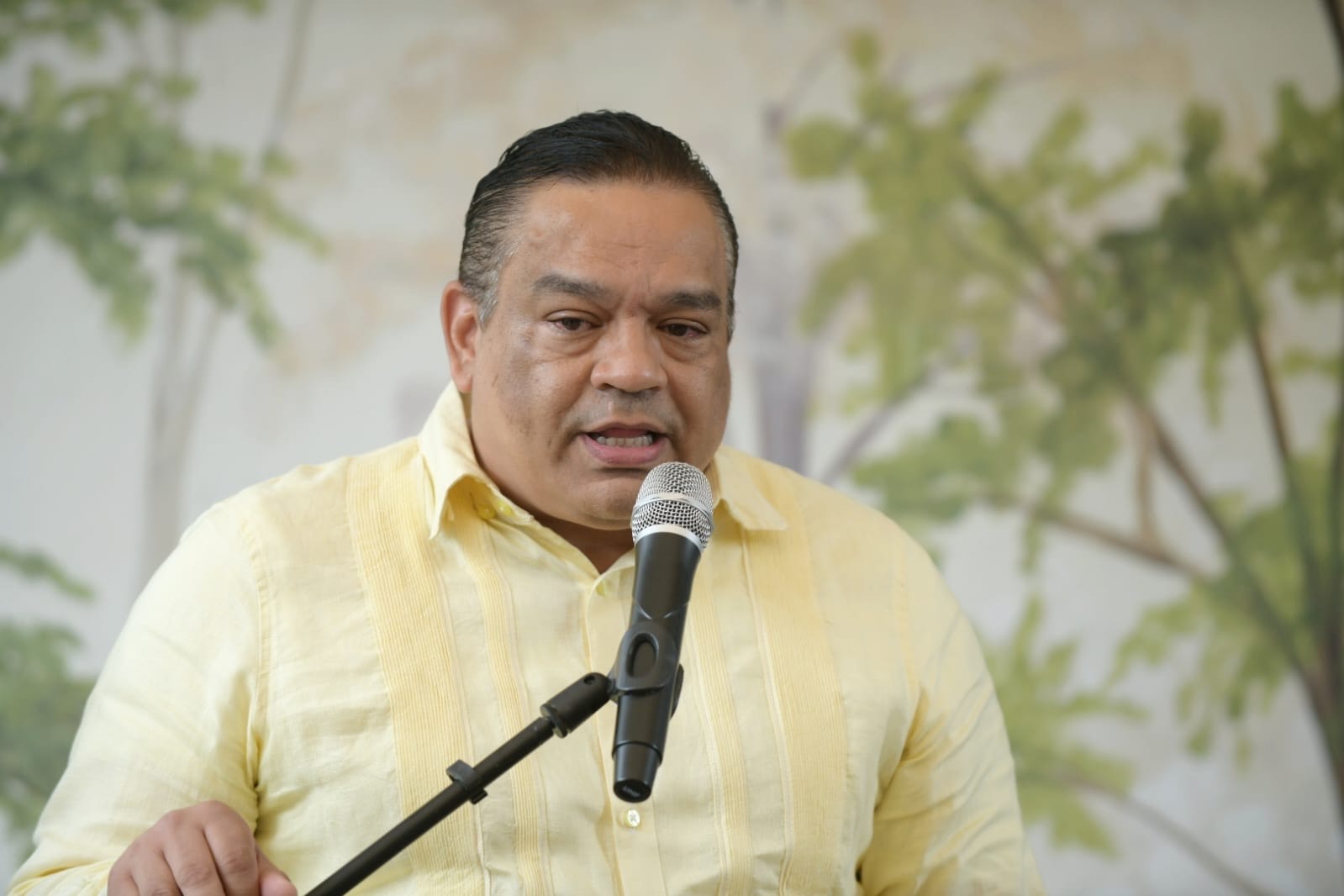 director de la onda en tarima