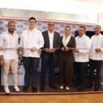 foto grupal ejecutivos de expovega y miebros de la onda